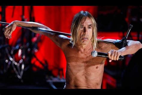  L'Explosion Iggy Pop et le Poulet Rôti: Un Concert Inoubliable ou un Désastre Culinare ?